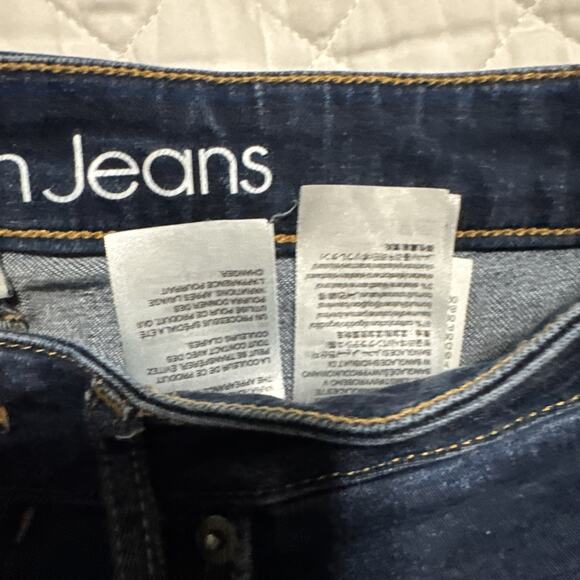 Calvin Klein Jeans Women's Dark Wash Denim Shorts - Size: 28 - Picture 6 of 10